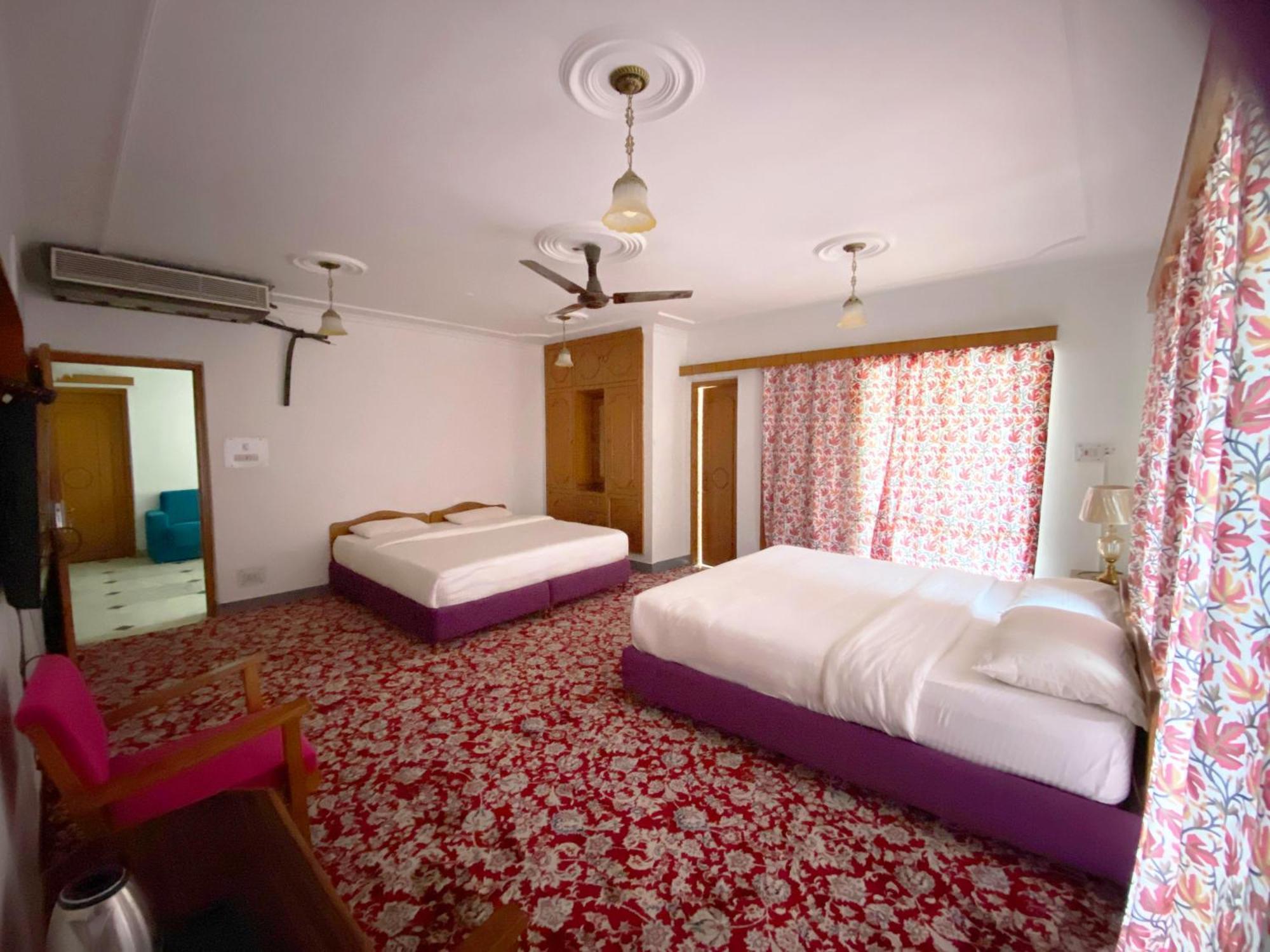 Hotel Season Palace Srinagar  Exterior photo