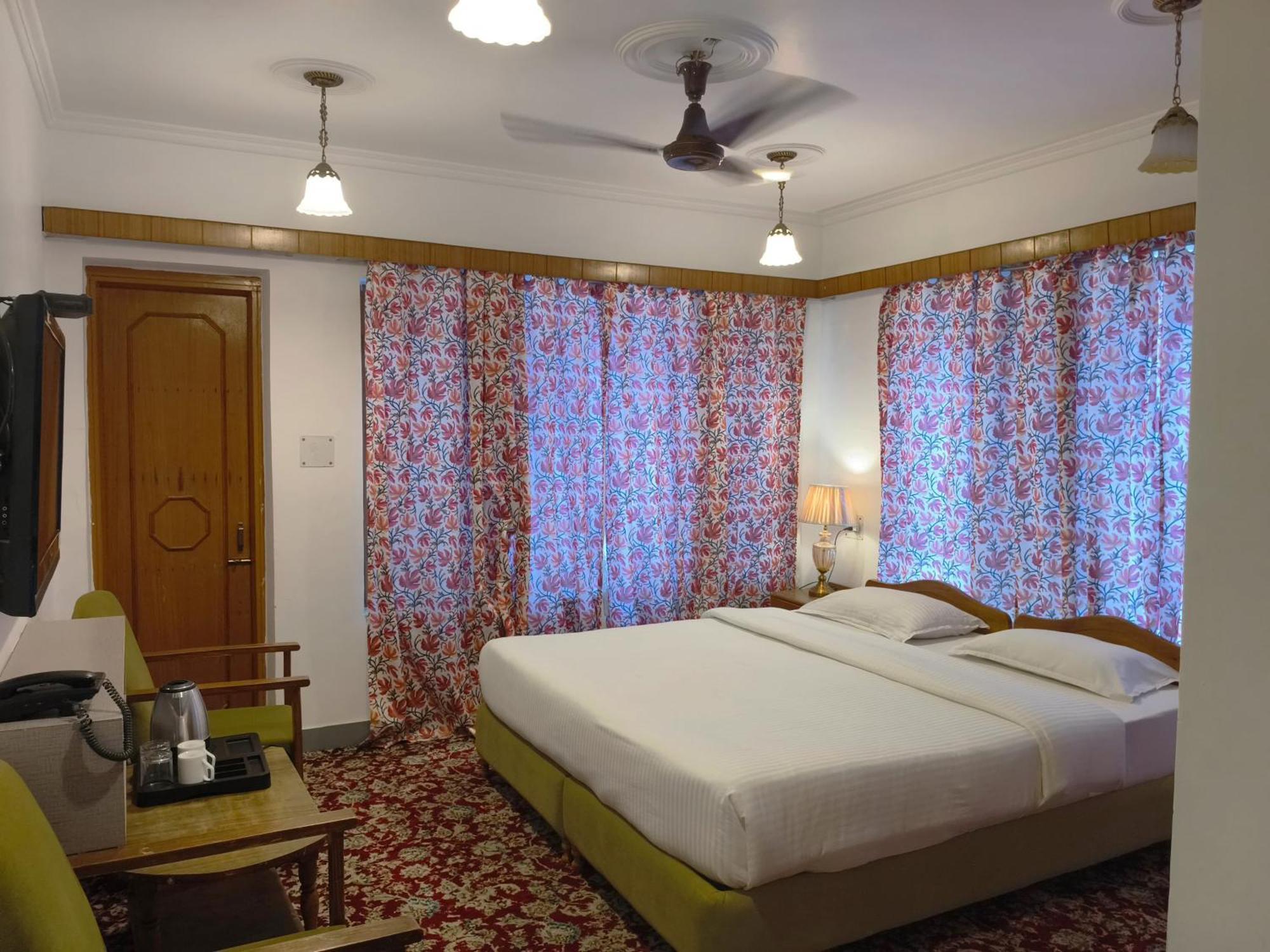 Hotel Season Palace Srinagar  Exterior photo